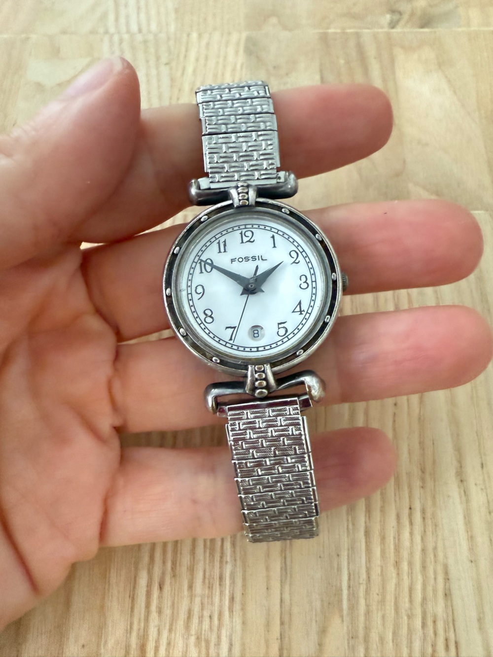 Vintage Fossil ladies silver tone expansion bracelet watch NEW BATTERY